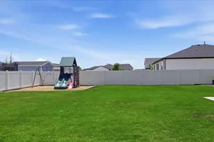 571 S 690 E, Hyrum, UT 84319 - Photo 19