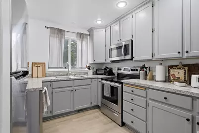 572 N 1080 W, Provo, UT 84601 - Photo 3