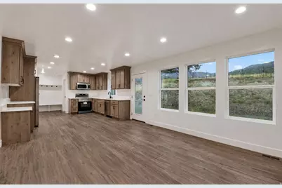 1158 N 700 E, Nephi, UT 84648 - Photo 13