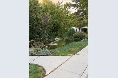 4867 S 1690 E, Holladay, UT 84117 - Photo 35