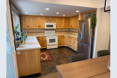 4867 S 1690 E, Holladay, UT 84117 - Photo 9