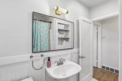 355 E 400 N, Orem, UT 84057 - Photo 13