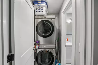 355 E 400 N, Orem, UT 84057 - Photo 29