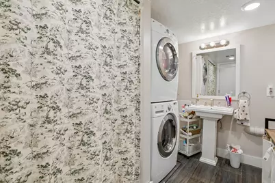 355 E 400 N, Orem, UT 84057 - Photo 23