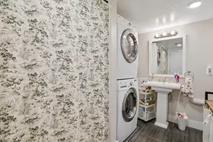 355 E 400 N, Orem, UT 84057 - Photo 23