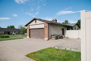 1157 E Creekview Dr, Fruit Heights, UT 84037 - Photo 3