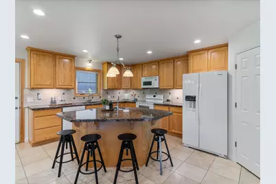 3633 E Country Hollow Dr, Salt Lake City, UT 84121 - Photo 7