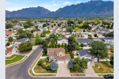 11079 S Ohenry Rd E, Sandy, UT 84070 - Photo 25