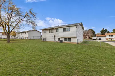 1118 N 575 W, Clinton, UT 84015 - Photo 13