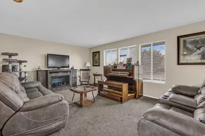1118 N 575 W, Clinton, UT 84015 - Photo 3