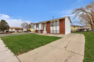 1118 N 575 W, Clinton, UT 84015 - Photo 3