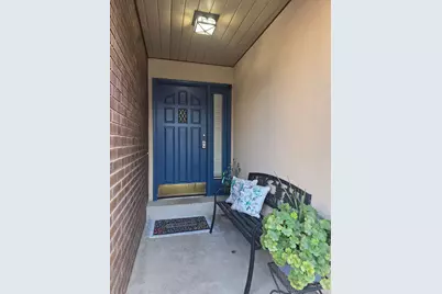 2246 E Lincoln Ct, Holladay, UT 84124 - Photo 3