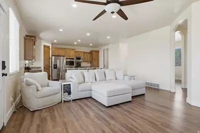 1232 E Canyon Rd N, Lake Point, UT 84074 - Photo 13