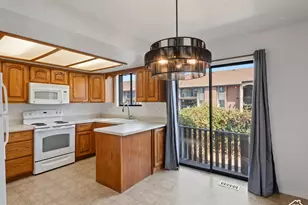 1113 Country Hills Dr, Ogden, UT 84403 - Photo 7