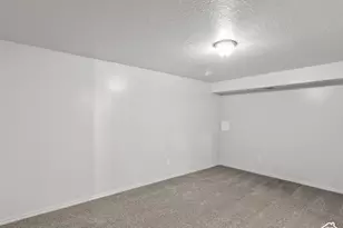 1113 Country Hills Dr, Ogden, UT 84403 - Photo 17