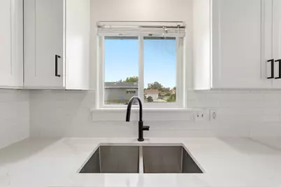 666 W 725 N, Clearfield, UT 84015 - Photo 5
