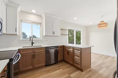 666 W 725 N, Clearfield, UT 84015 - Photo 3