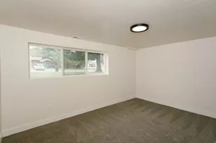 2085 E Castle Hill Ave, Cottonwood Heights, UT 84121 - Photo 13
