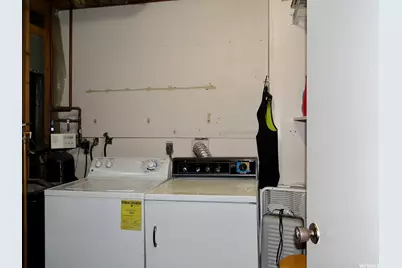 5767 W Dale Amour Dr, Kearns, UT 84118 - Photo 21