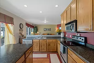 6863 W Breeanne Pl, Herriman, UT 84096 - Photo 5