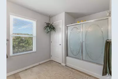 6863 W Breeanne Pl, Herriman, UT 84096 - Photo 15