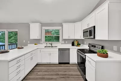 563 N 2430 W, Provo, UT 84601 - Photo 9