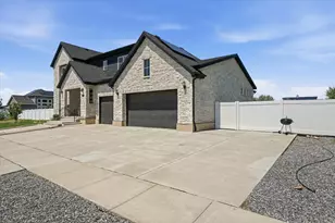 454 W 1025 S, Farmington, UT 84025 - Photo 3