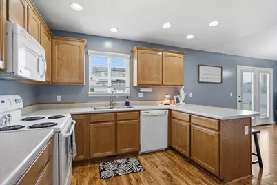 2902 W 2495 S, Syracuse, UT 84075 - Photo 11