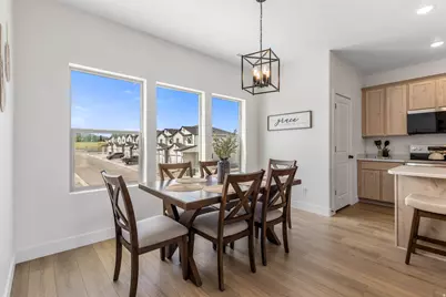 640 W Caroles Way #6, Tooele, UT 84074 - Photo 9
