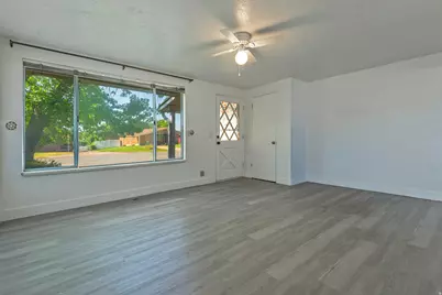 542 W 5225 S, Washington Terrace, UT 84405 - Photo 3