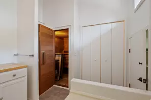 939 S Donner Way, Salt Lake City, UT 84108 - Photo 21