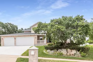 1921 Anasazi Dr, Ogden, UT 84403 - Photo 3