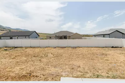 1566 E 650 S, Hyrum, UT 84319 - Photo 19