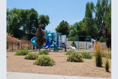 668 E 730 N, Hyrum, UT 84319 - Photo 9