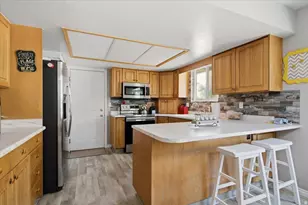 1896 N 350 E, Centerville, UT 84014 - Photo 9
