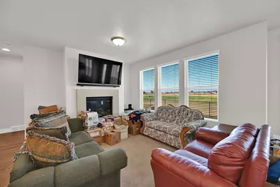 2431 N Hooded Crane Cir, Clinton, UT 84015 - Photo 5
