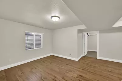 2431 N Hooded Crane Cir, Clinton, UT 84015 - Photo 27