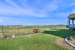 2431 N Hooded Crane Circle, Clinton, UT 84015 - Photo 9