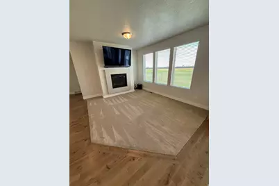 2431 N Hooded Crane Cir, Clinton, UT 84015 - Photo 7