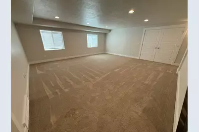 2431 N Hooded Crane Cir, Clinton, UT 84015 - Photo 27