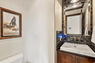 1054 E 200 S, Salt Lake City, UT 84102 - Photo 23