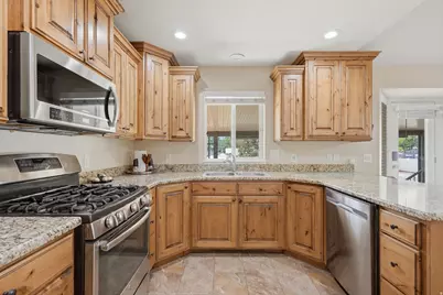 685 N 200 W, Lehi, UT 84043 - Photo 13