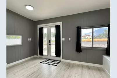 555 N 100 W, Tooele, UT 84074 - Photo 3