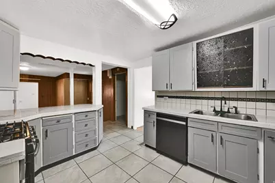 3165 S 3085 W, West Valley, UT 84119 - Photo 7