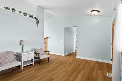 736 E 2200 S, Clearfield, UT 84015 - Photo 5