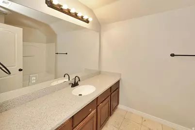 1013 W 250 N, Clearfield, UT 84015 - Photo 17