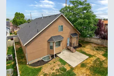 1013 W 250 N, Clearfield, UT 84015 - Photo 3