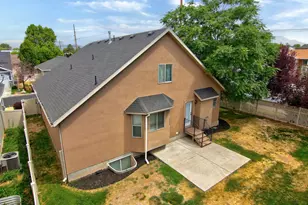1013 W 250 N, Clearfield, UT 84015 - Photo 3
