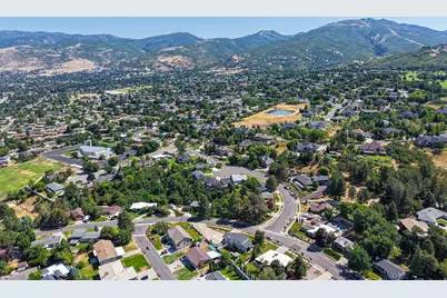 2524 S Edgehill Dr, Bountiful, UT 84010 - Photo 19