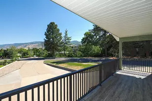 2524 S Edgehill Dr, Bountiful, UT 84010 - Photo 15